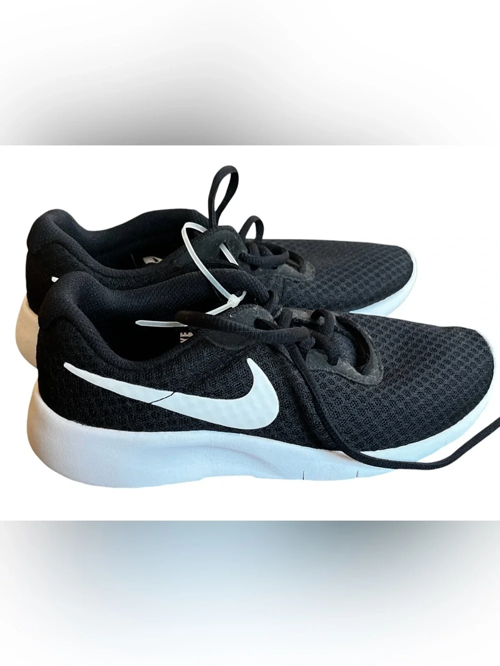 US 3.5 Boys Nike Tanjun Mesh Sneakers in Black and White